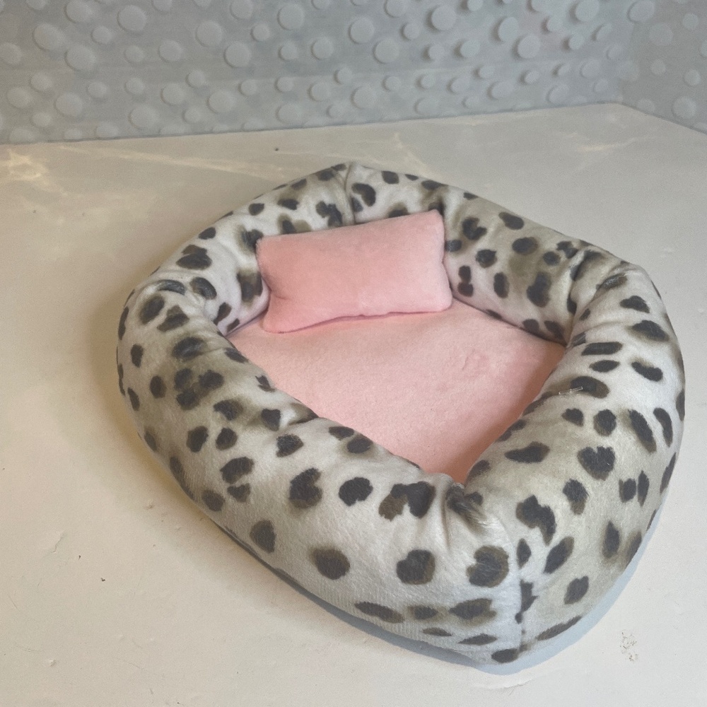 Pound Puppy 🐶 Newborn with dog bed - Picture 8 of 11